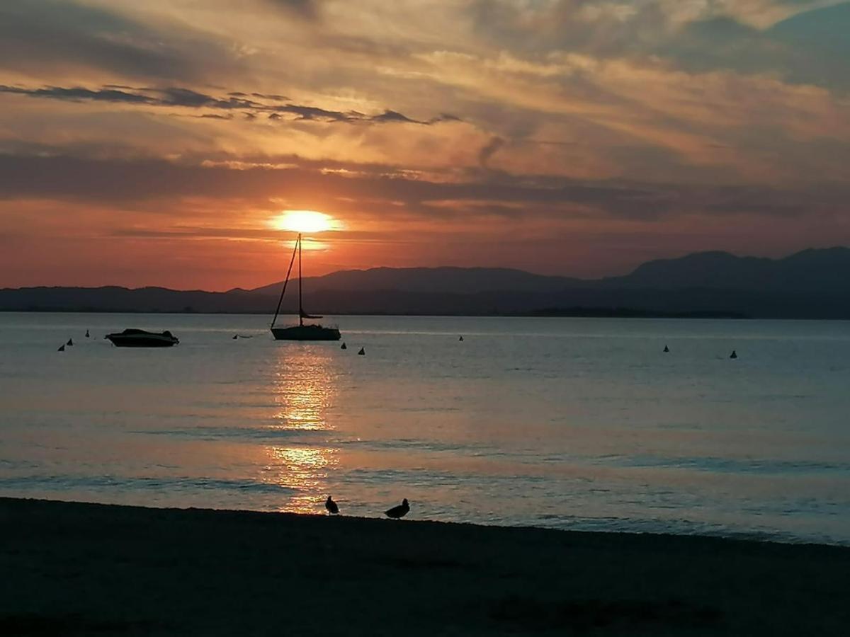 Villa La Magnolia - Private Beach Access, Garden, Views Lazise Exterior foto