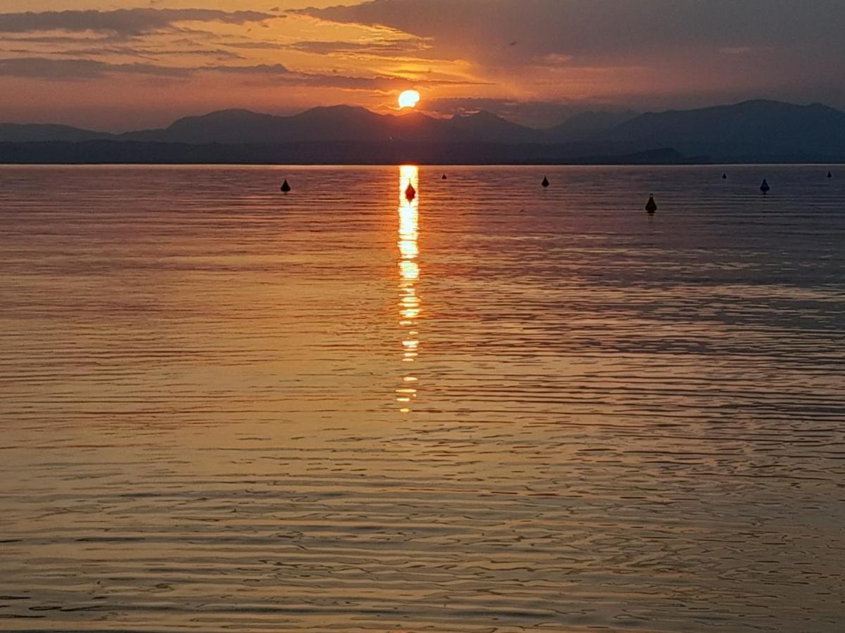 Villa La Magnolia - Private Beach Access, Garden, Views Lazise Exterior foto